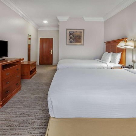 Altavista Days Inn By Wyndham Alta Vista מראה חיצוני תמונה